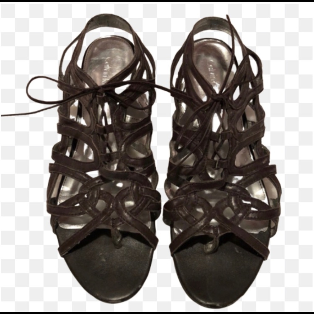 CALVIN KLEIN brown low heeled sandals w lacing and cut out details